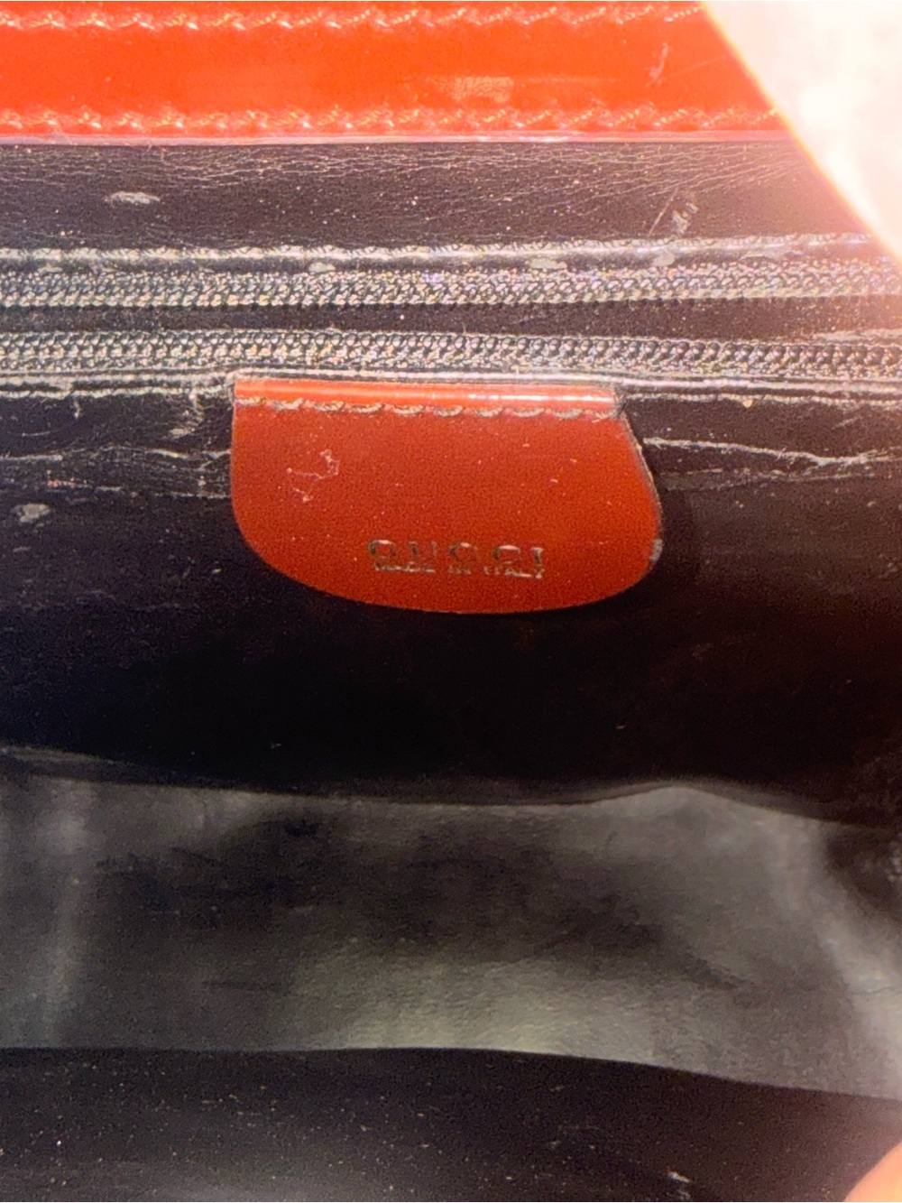 Gucci Interlocking GG Patent Leather Shoulder Bag w/COA-Vintage GUC!! - Picture 4 of 11
